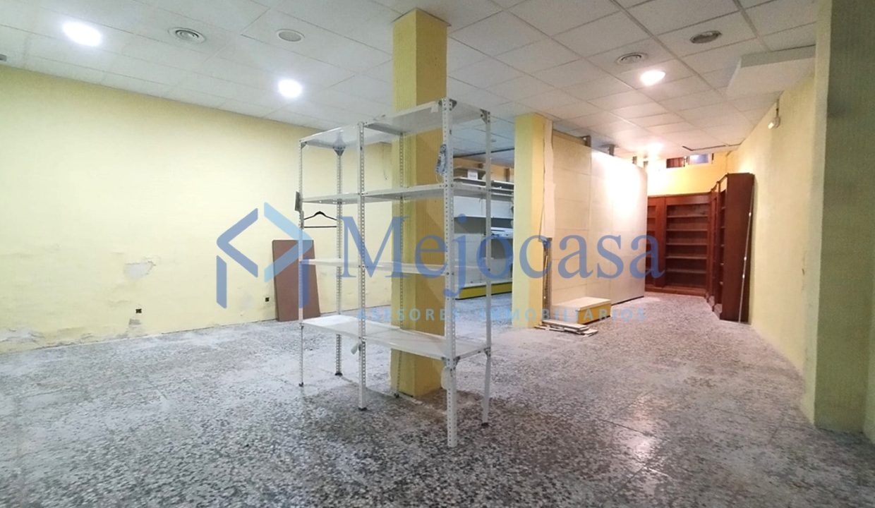 89884-04 Amplio local comercial en Prosperidad.