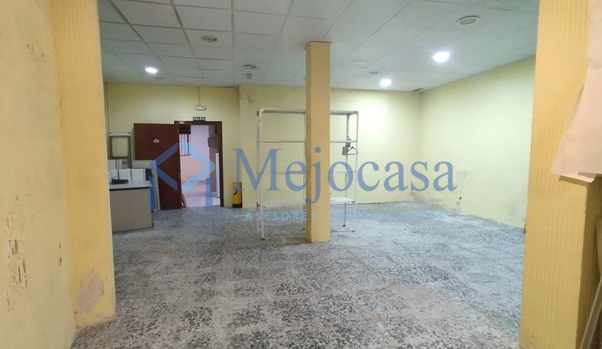 89884-05 Amplio local comercial en Prosperidad.