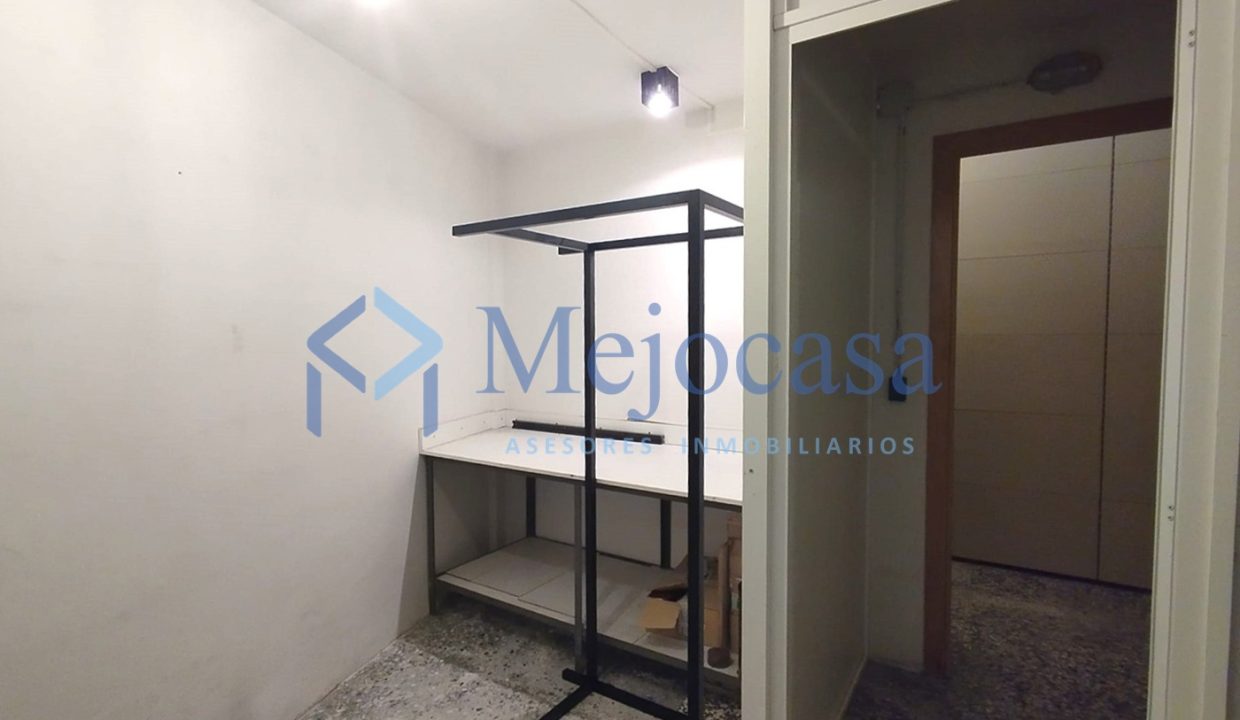 89884-11 Amplio local comercial en Prosperidad.