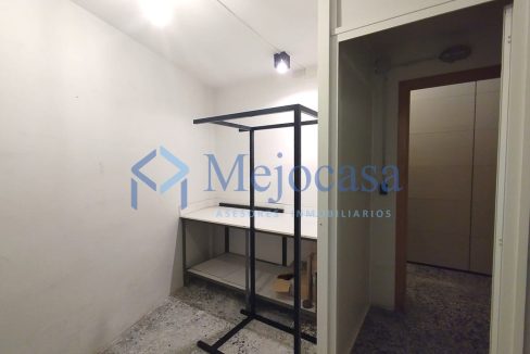 89884-11 Amplio local comercial en Prosperidad.