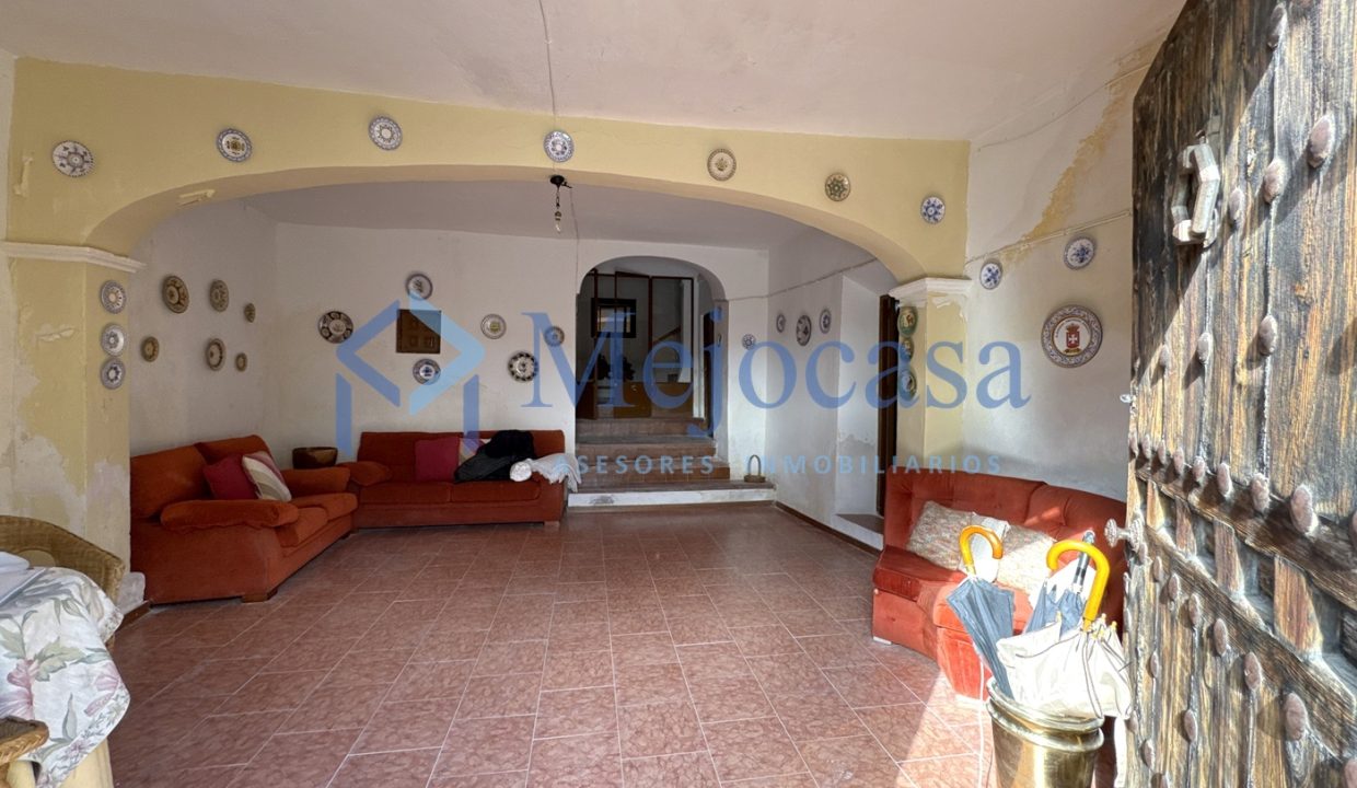 90959-01 Majestuosa vivienda histórica con cueva-bodega y parcela privada