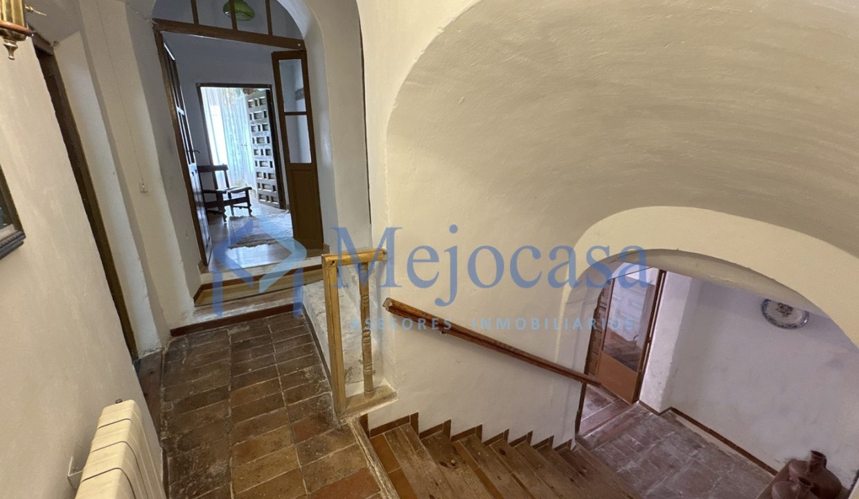 90959-04 Majestuosa vivienda histórica con cueva-bodega y parcela privada