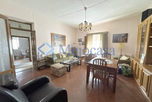 90959-09 Majestuosa vivienda histórica con cueva-bodega y parcela privada