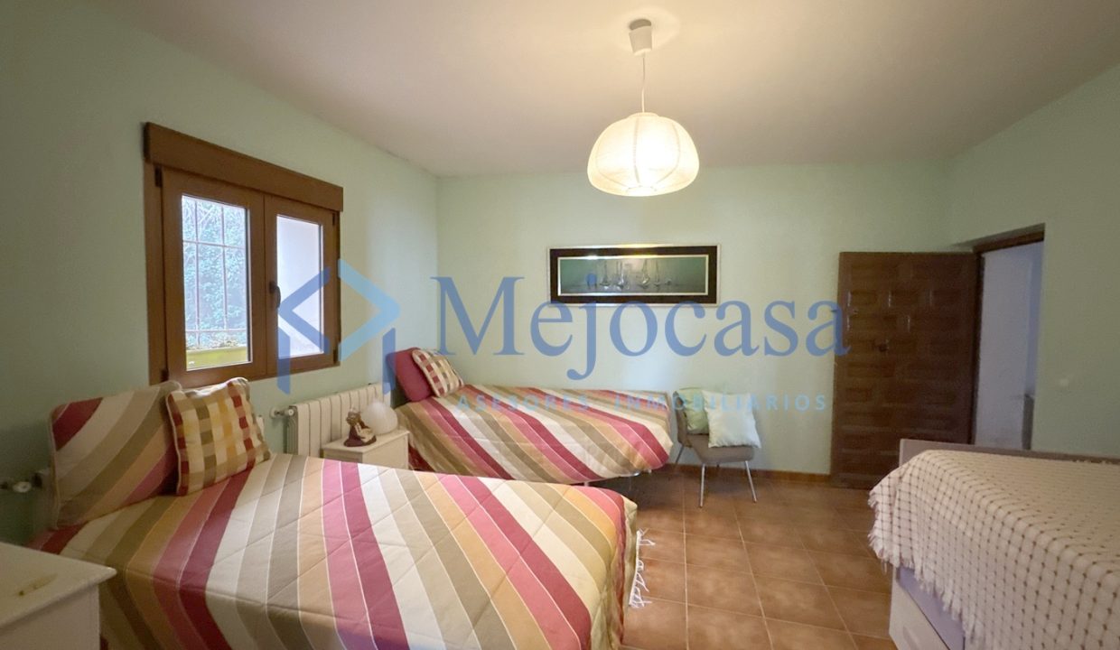 90959-14 Majestuosa vivienda histórica con cueva-bodega y parcela privada