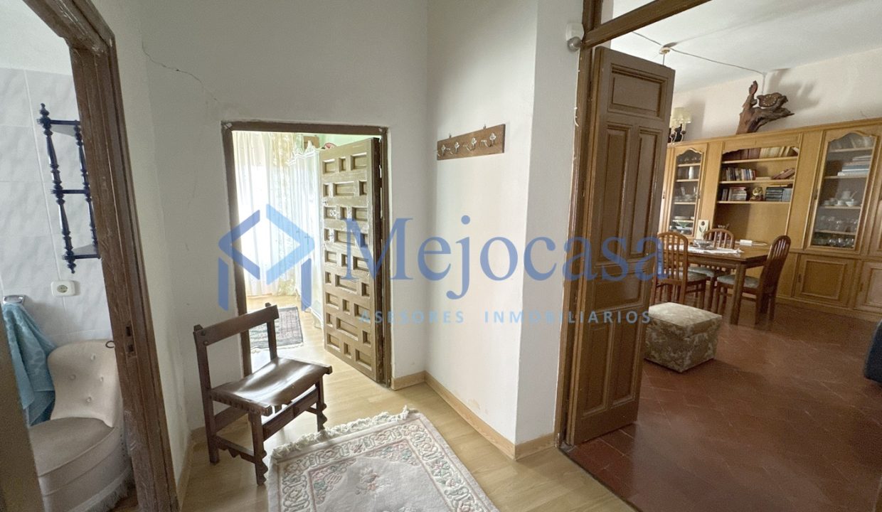 90959-20 Majestuosa vivienda histórica con cueva-bodega y parcela privada