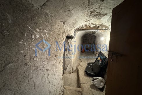 90959-24 Majestuosa vivienda histórica con cueva-bodega y parcela privada