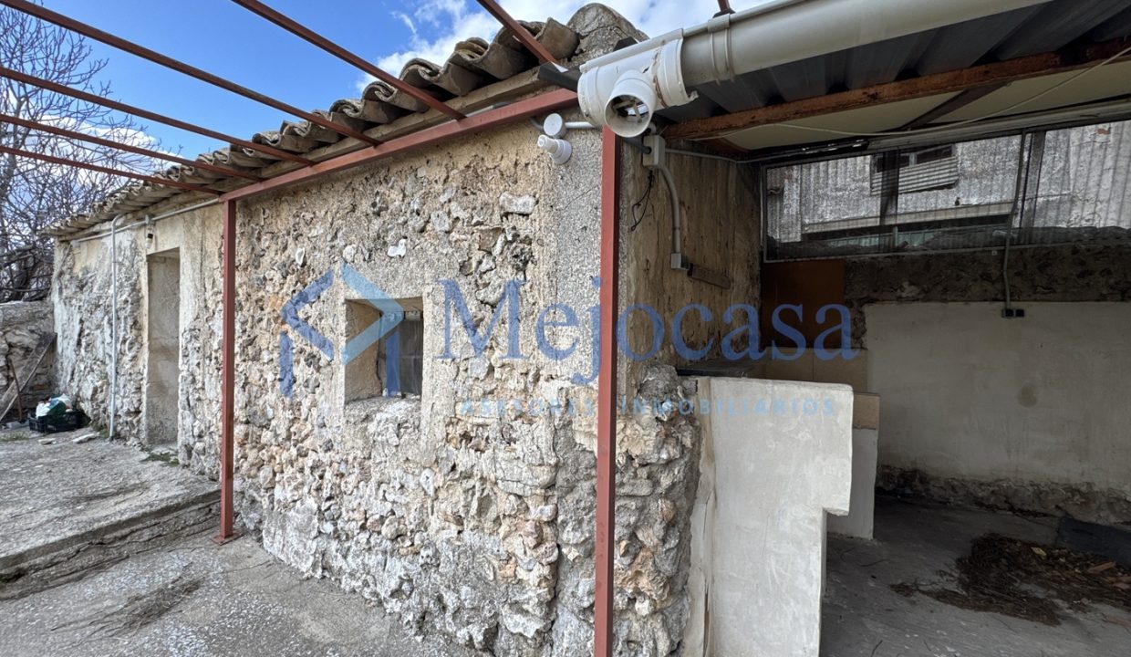 90959-28 Majestuosa vivienda histórica con cueva-bodega y parcela privada