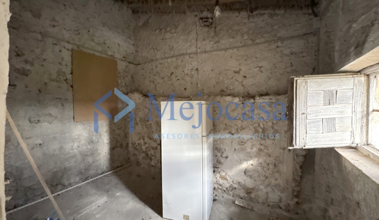 90959-32 Majestuosa vivienda histórica con cueva-bodega y parcela privada