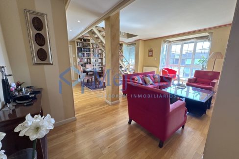 92820-02 Dúplex en urbanización con piscina y zonas ajardinadas en zona norte de Madrid