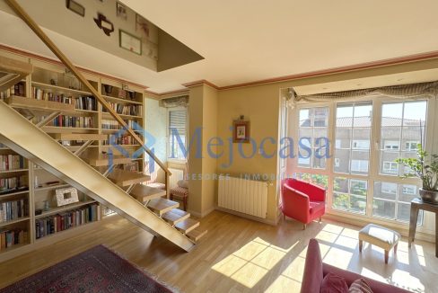 92820-03 Dúplex en urbanización con piscina y zonas ajardinadas en zona norte de Madrid