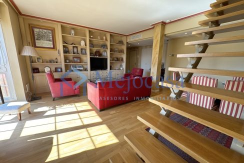 92820-05 Dúplex en urbanización con piscina y zonas ajardinadas en zona norte de Madrid