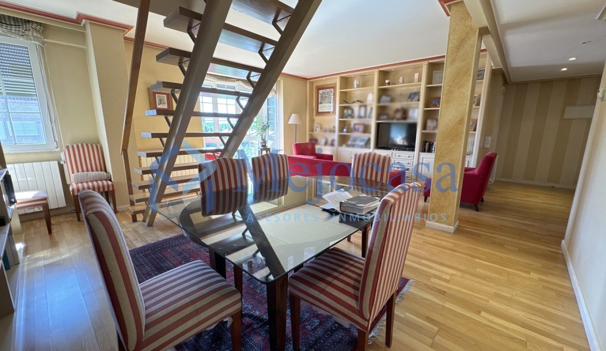 92820-06 Dúplex en urbanización con piscina y zonas ajardinadas en zona norte de Madrid