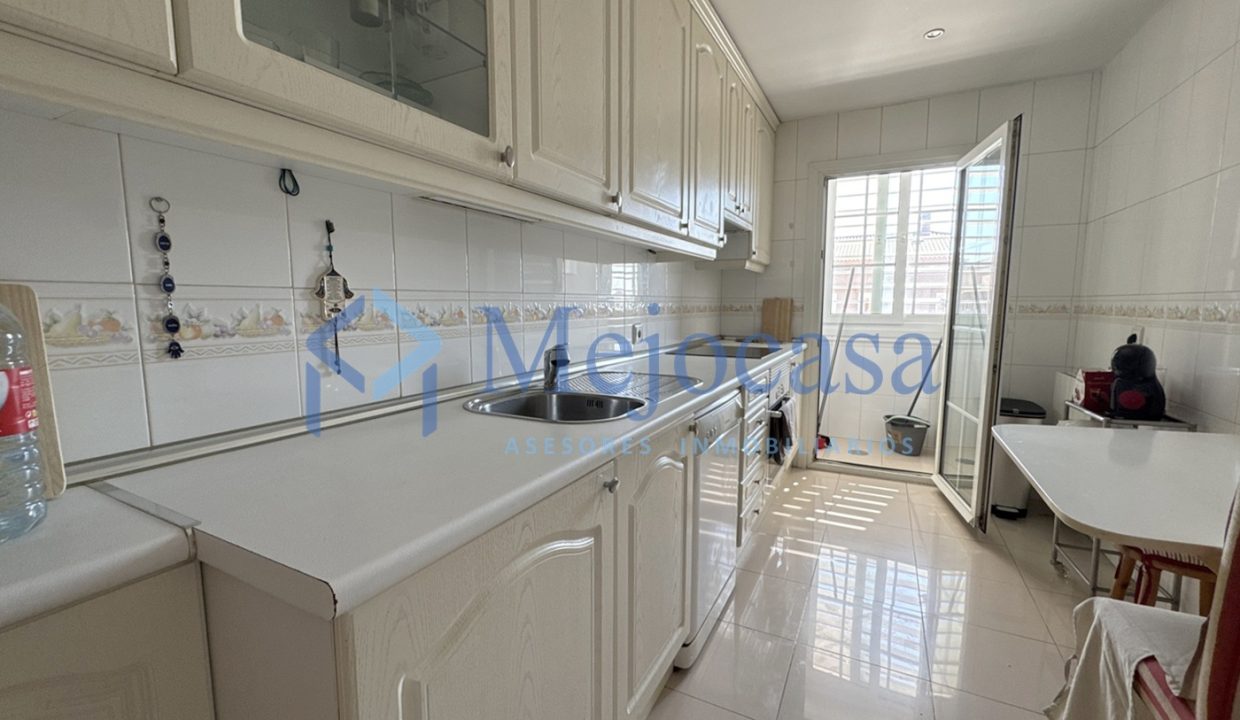 92820-08 Dúplex en urbanización con piscina y zonas ajardinadas en zona norte de Madrid