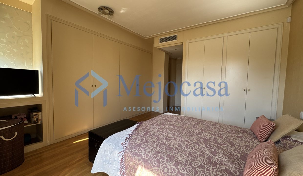 92820-11 Dúplex en urbanización con piscina y zonas ajardinadas en zona norte de Madrid