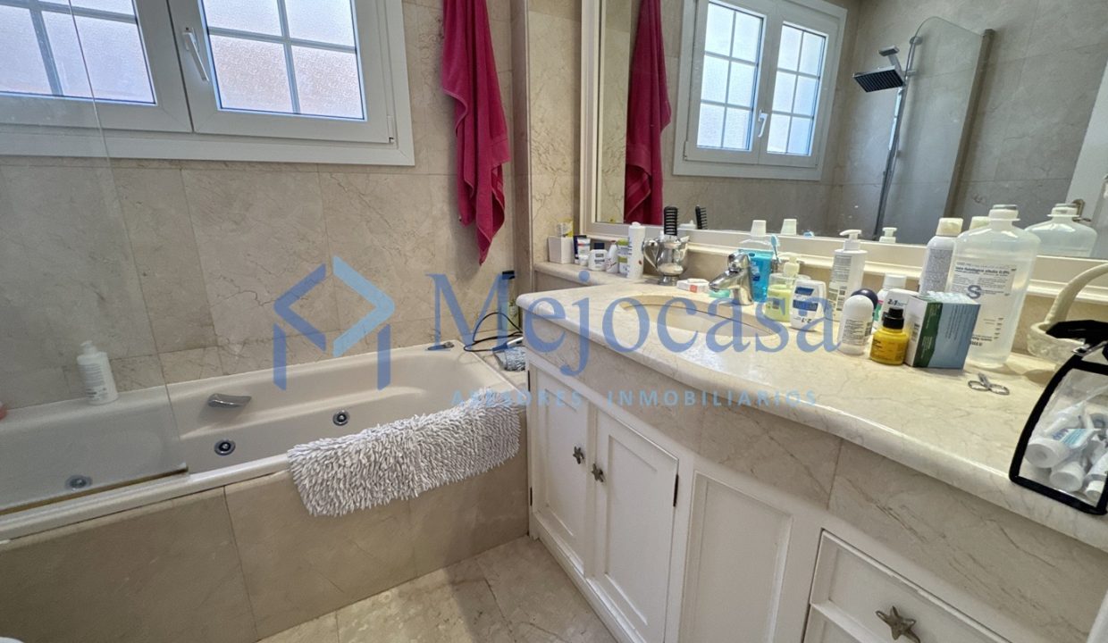 92820-12 Dúplex en urbanización con piscina y zonas ajardinadas en zona norte de Madrid