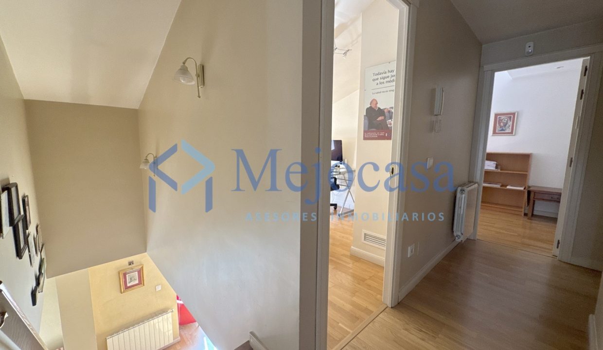 92820-13 Dúplex en urbanización con piscina y zonas ajardinadas en zona norte de Madrid