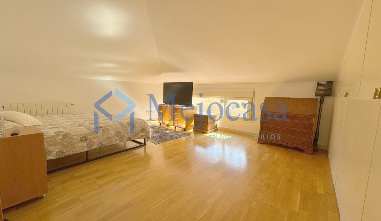 92820-16 Dúplex en urbanización con piscina y zonas ajardinadas en zona norte de Madrid