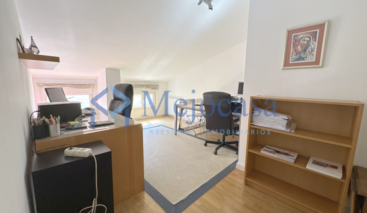 92820-18 Dúplex en urbanización con piscina y zonas ajardinadas en zona norte de Madrid