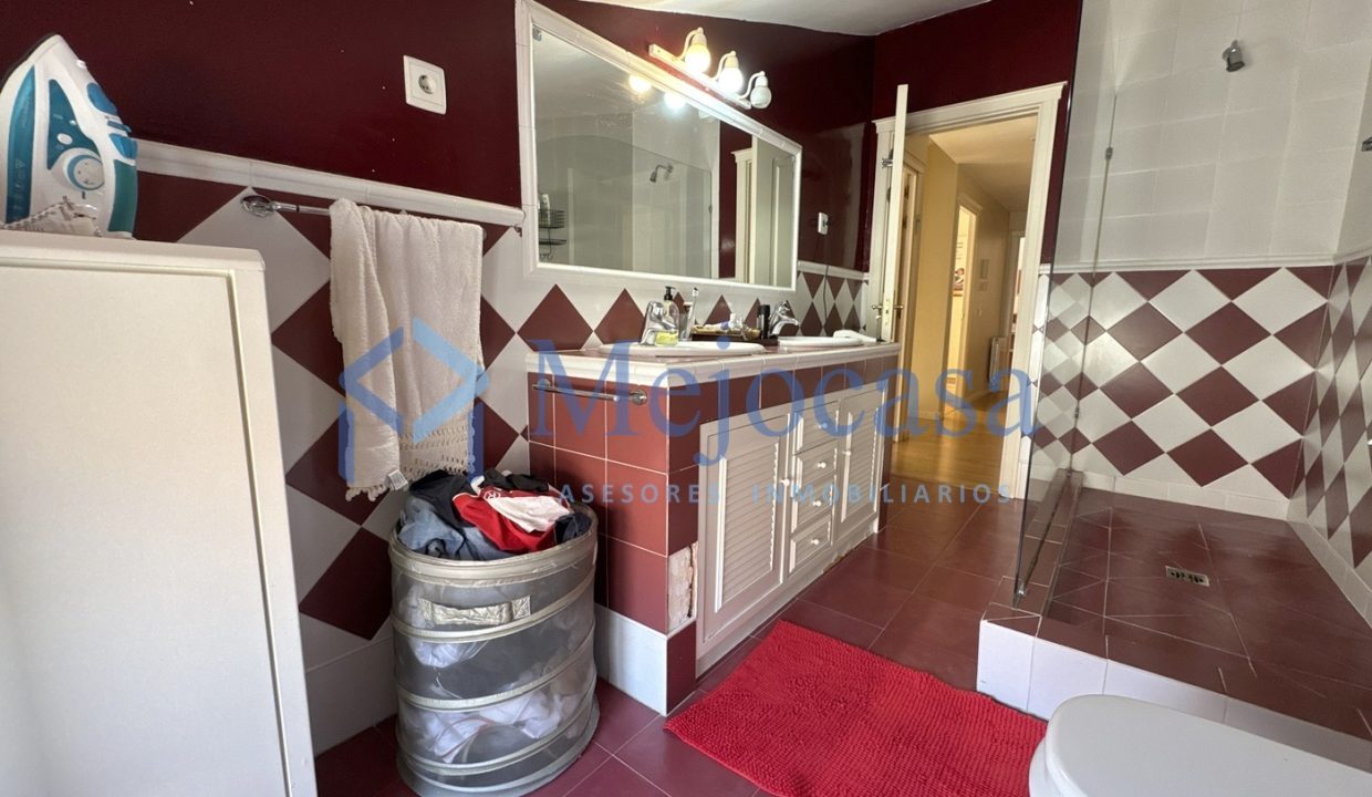 92820-23 Dúplex en urbanización con piscina y zonas ajardinadas en zona norte de Madrid