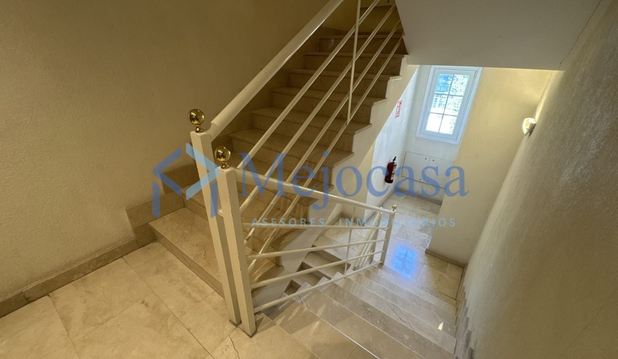 92820-27 Dúplex en urbanización con piscina y zonas ajardinadas en zona norte de Madrid