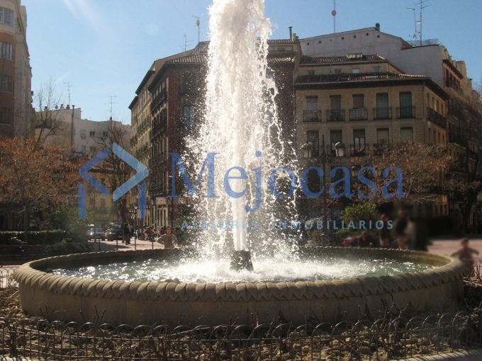 Piso en entreplanta muy luminoso en Chamberí – Calle Alburquerque