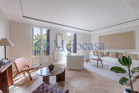 Exclusiva vivienda de lujo totalmente reformada en el Paseo del Prado.