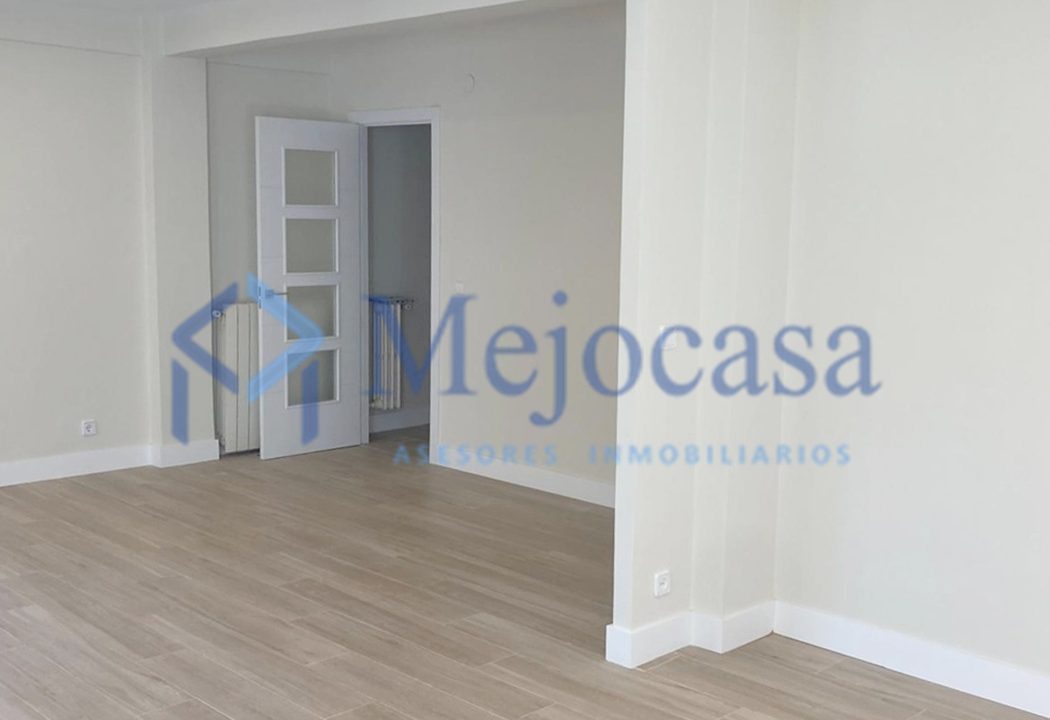 94600-05 Magnífico piso reformado en Avda. Bruselas.