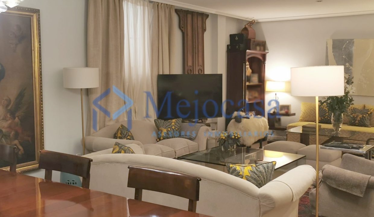 94916-02 Lujosa vivienda en Fernández de la Hoz,