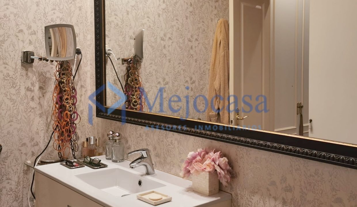 94916-15 Lujosa vivienda en Fernández de la Hoz