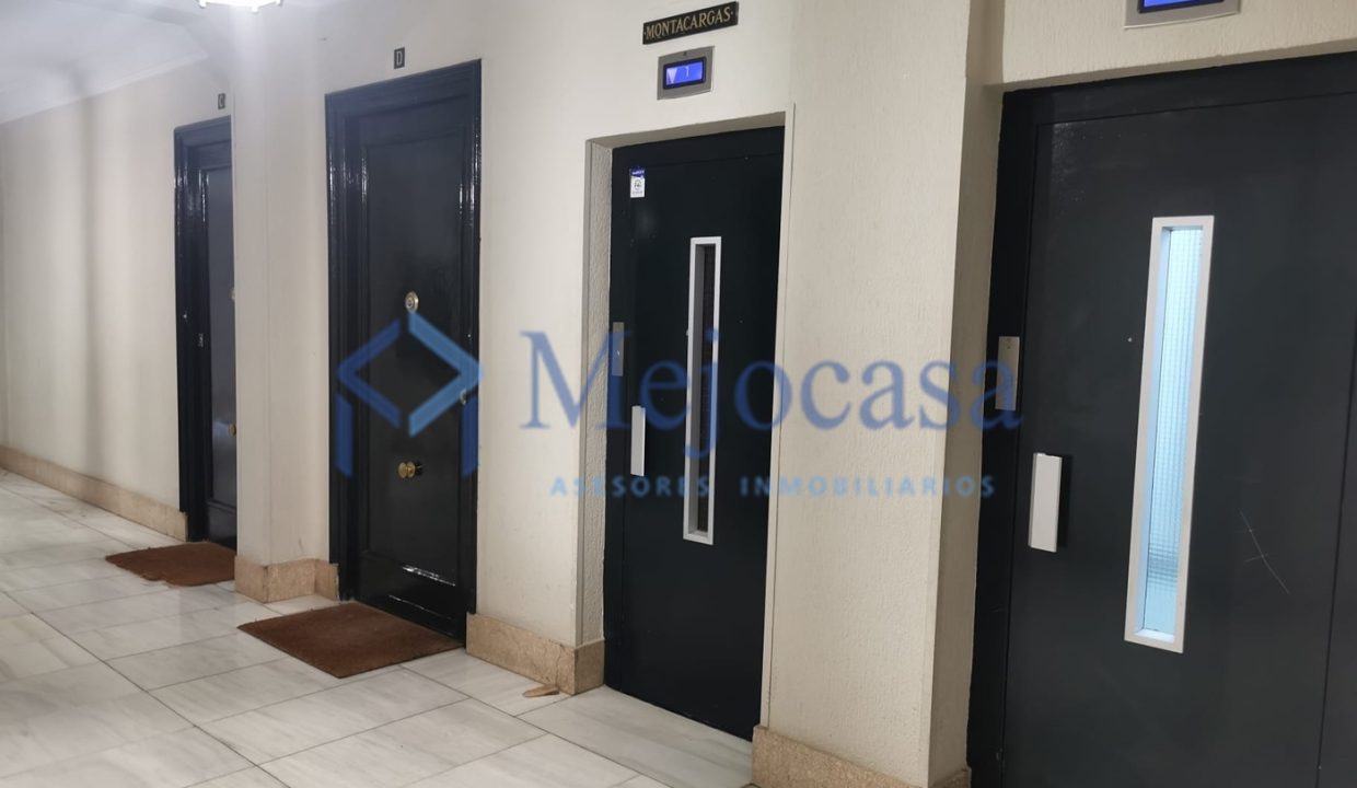 94916-20 Lujosa vivienda en Fernández de la Hoz