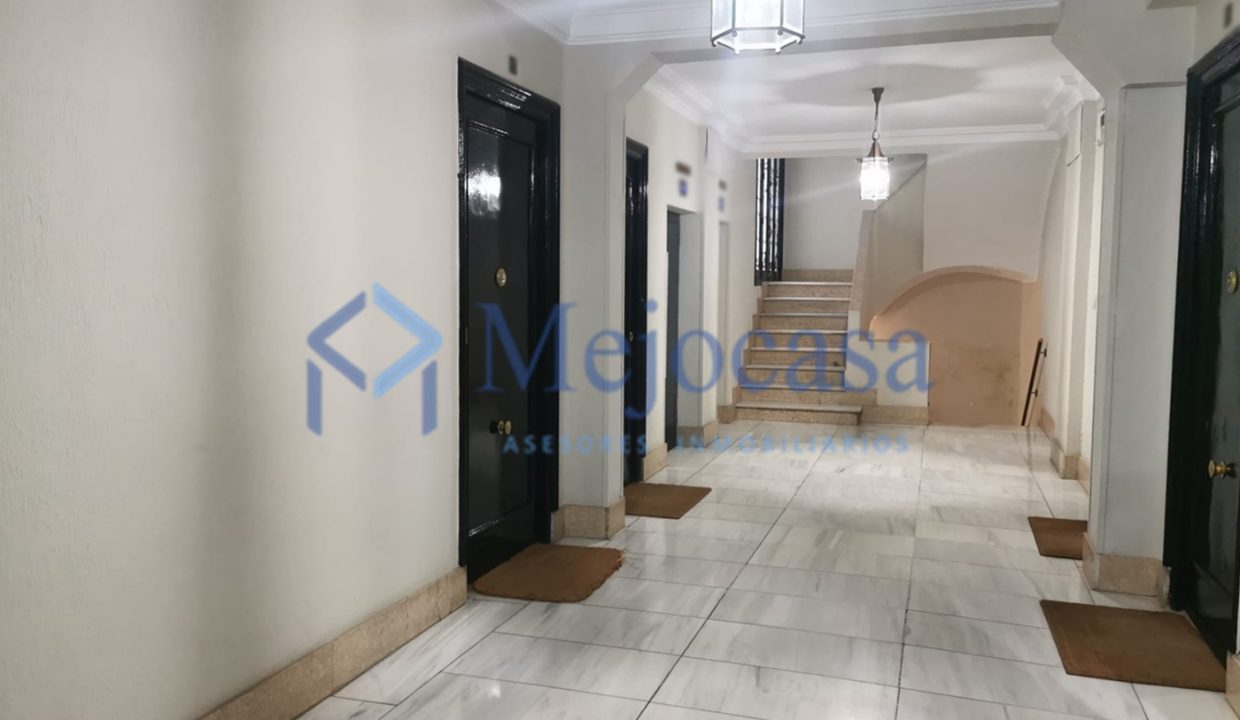 94916-21 Lujosa vivienda en Fernández de la Hoz