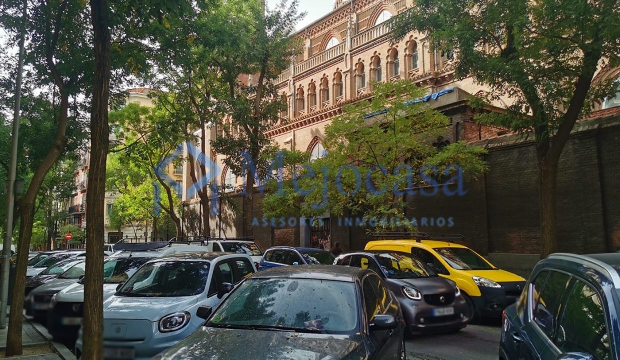 94916-24 Lujosa vivienda en Fernández de la Hoz