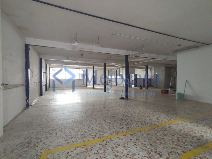 Nave multiusos Barrio de la Fortuna.