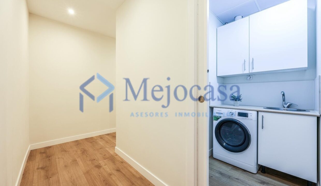 95201-29 Exclusiva vivienda reformada en Paseo Reina Cristina en el Barrio de Retiro.