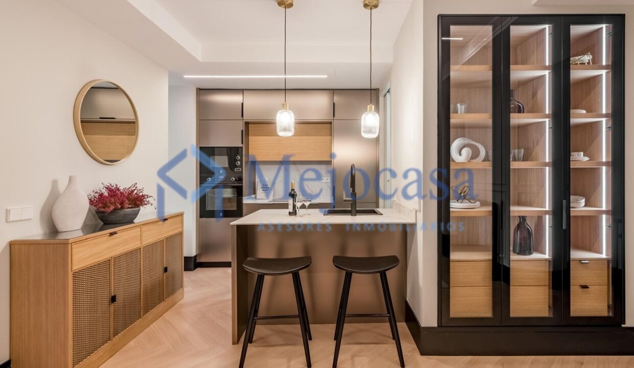 95455-06 Espaciosa  vivienda reformada a estrenar en Calle Mayor, pleno corazón de Madrid