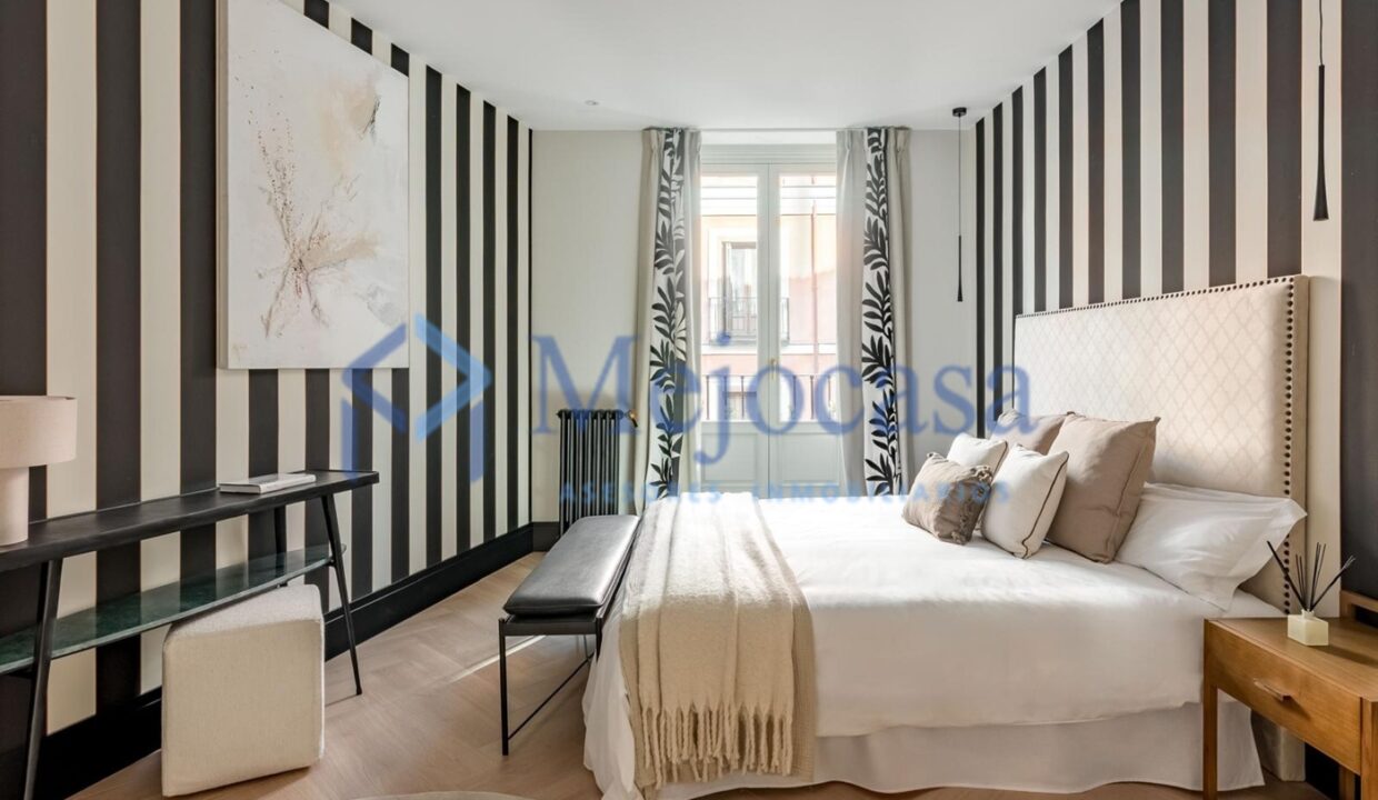 95455-07 Espaciosa  vivienda reformada a estrenar en Calle Mayor, pleno corazón de Madrid