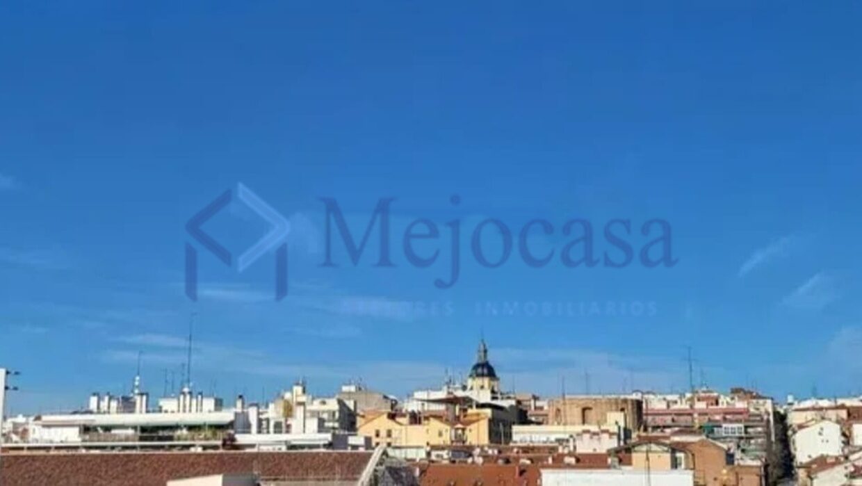 95642-01 Vistas Espectaculares! 2 Terrazas en pleno corazón de Lavapiés – Embajadores