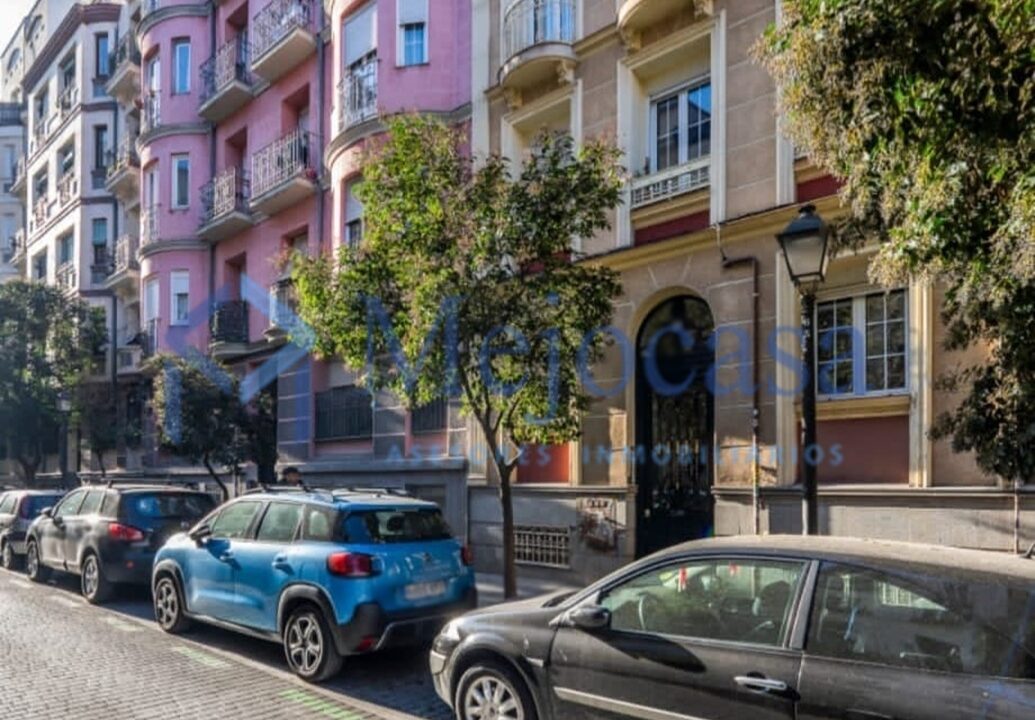 95642-22 Encantadora vivienda con 2 terrazas en pleno corazón de Lavapiés – Embajadores