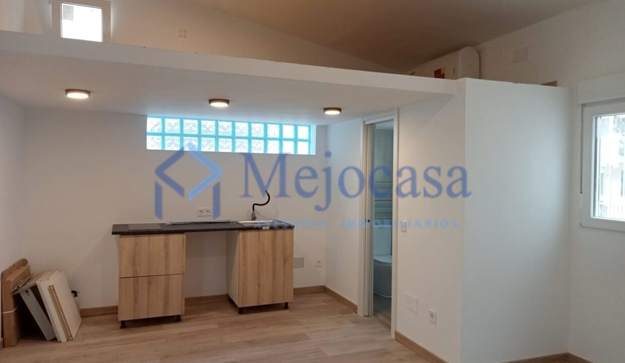 96270-02 Atractivo Local-Loft recién reformado en Villaverde Alto