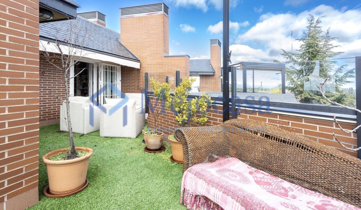 96350-04 Fantástico Ático Dúplex en una de las urbanizaciones más exclusivas de Majadahonda.