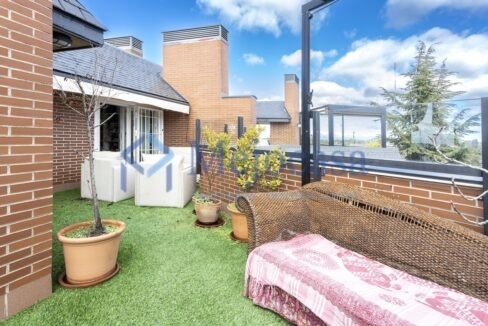 96350-04 Fantástico Ático Dúplex en una de las urbanizaciones más exclusivas de Majadahonda.