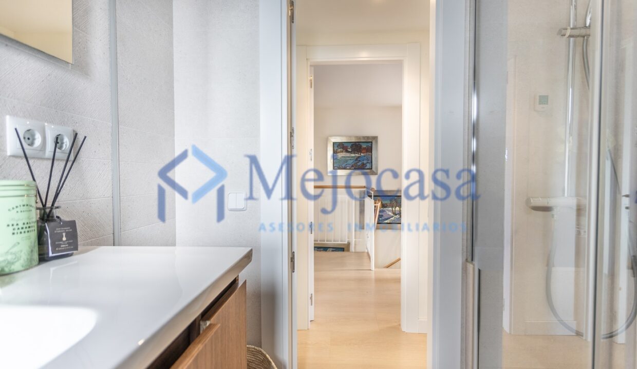 96350-34 Fantástico Ático Dúplex en una de las urbanizaciones más exclusivas de Majadahonda.