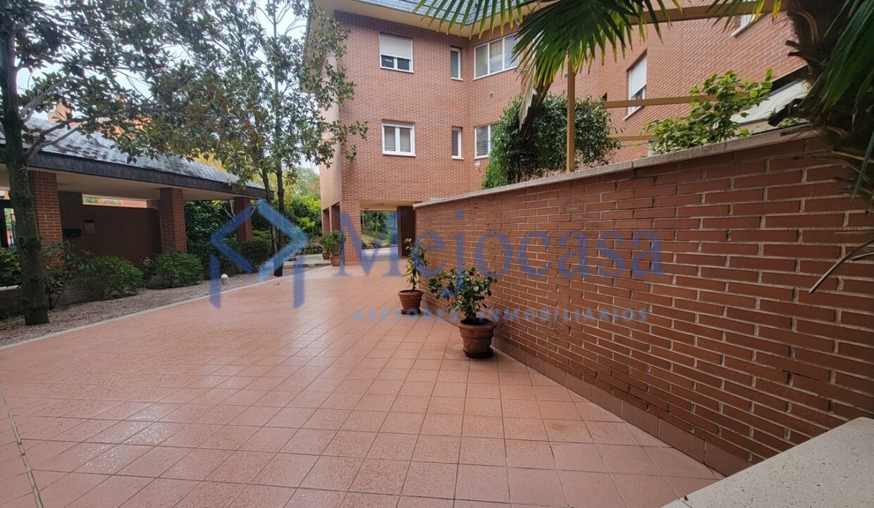 96350-59 Fantástico Ático Dúplex en una de las urbanizaciones más exclusivas de Majadahonda.