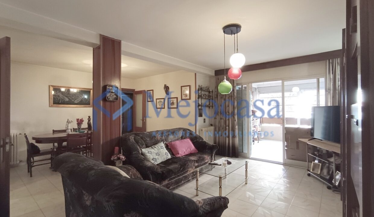 Piso en Esperanza - Canillas, completamente exterior, con terraza abierta.