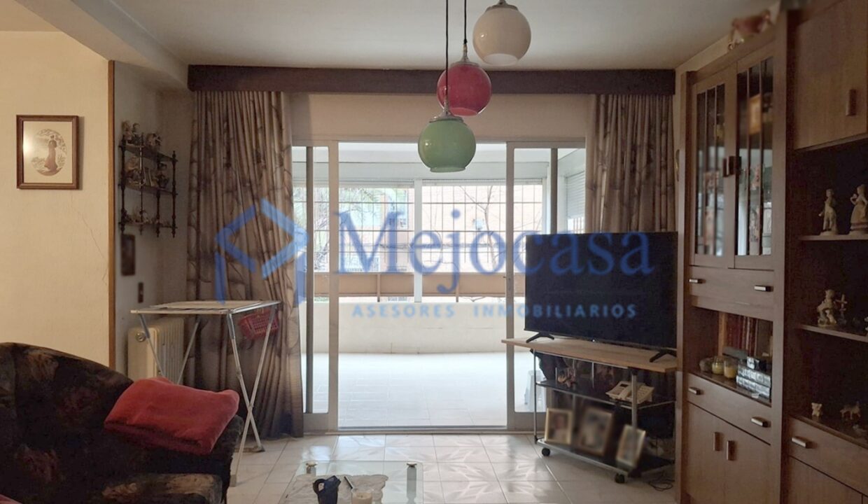 96478-03 Piso en Esperanza - Canillas, completamente exterior, con terraza abierta.