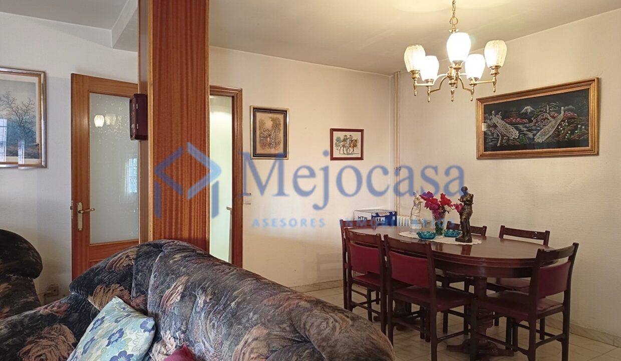 96478-08 Piso en Esperanza - Canillas, completamente exterior, con terraza abierta.