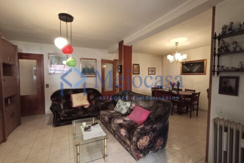 96478-10 Piso en Esperanza - Canillas, completamente exterior, con terraza abierta.