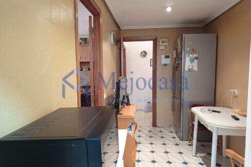 96478-13 Piso en Esperanza - Canillas, completamente exterior, con terraza abierta.