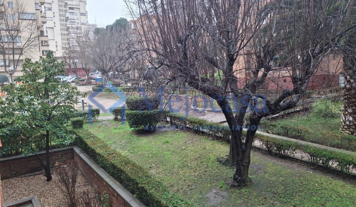 96478-26 Piso en Esperanza - Canillas, completamente exterior, con terraza abierta.