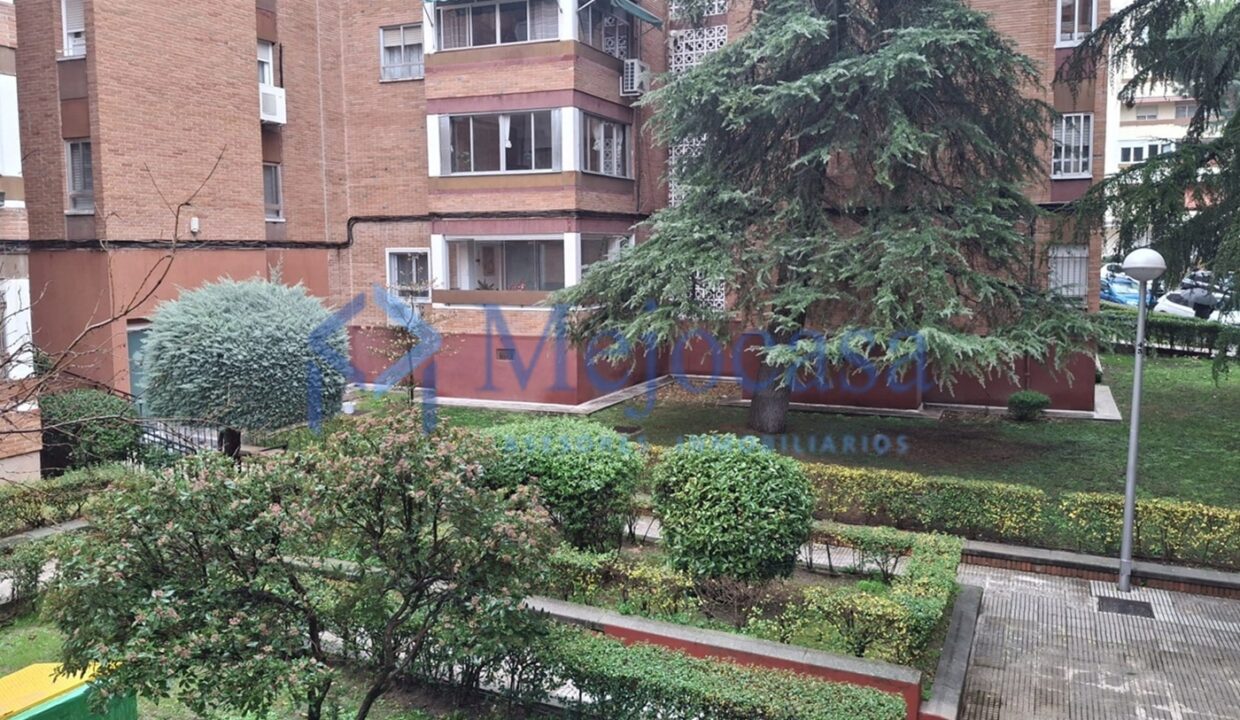 96478-27 Piso en Esperanza - Canillas, completamente exterior, con terraza abierta.